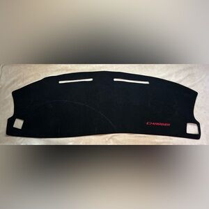 Black Anti-Slip Sun Protection Car Dashboard Cover with Red Charger Logo